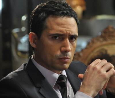 ظافر العابدين يتنازل عن ممتلكاته لزوجته