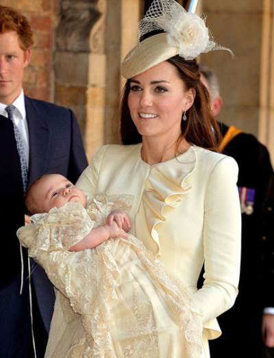  الأميرة شارلوت تنعش الاقتصاد البريطاني .. وتُشعل حمى الأزياء الموجهة للأطفال