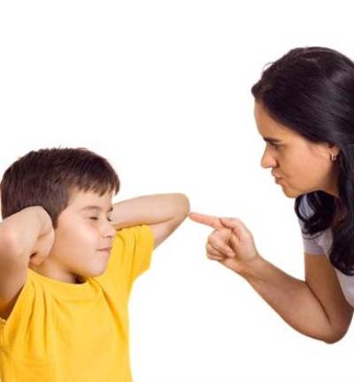 احذري هذه العبارات أثناء تربيتك لابنك