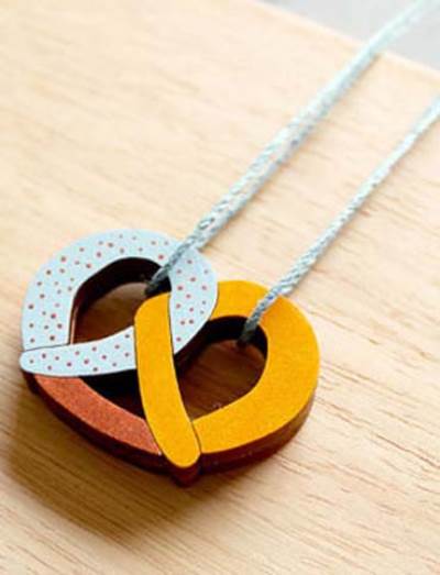 بالصور .. الإكسسوارات الخشب أحدث تقاليع موضة 2015