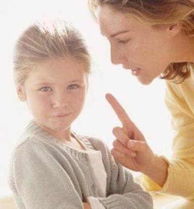 احذري هذه الأخطاء خلال تربيتك لأبنائك