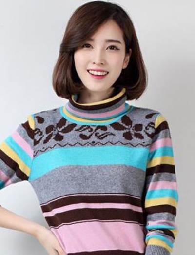 بالصور .. عودة البلوفر "ذو الياقة العالية"في خريف 2015