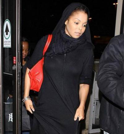 "جانيت جاكسون" إعتنقت الإسلام وتخلّت عن الإثارة إلى الأبد