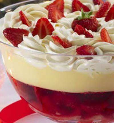 حلو الموز والكريما بالجيلي مع البسكوت خطوة بخطوة