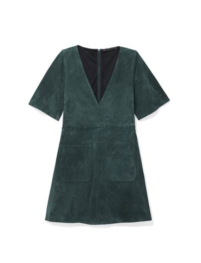 مجموعة من لمسات الموضة البريطانية لأناقتك الشتوية