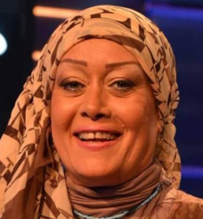 هل تخلت هالة فاخر عن حفيدتها؟