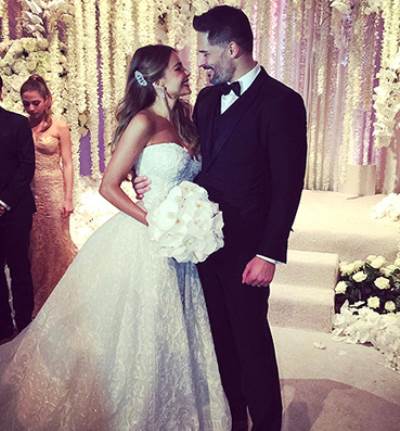 زواج أسطوري لـ صوفيا فيرجارا .. وفستان الزفاف من تصميم اللبناني زهير مراد