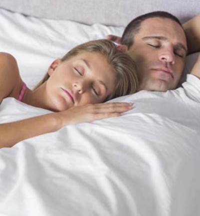  سر نوم الرجل مباشرة بعد ممارسة الجنس