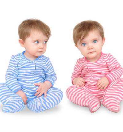 إصابة أحد التوأمين بالسرطان يهدد الآخر