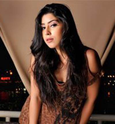 بسبب حملها .. آيتن عامر تمكث بالمستشفى شهرين