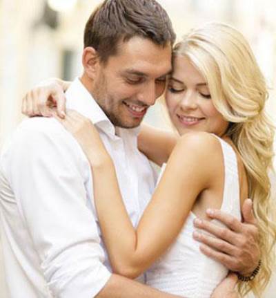 تصرفات بسيطة تجعل زوجك أكثر تعلّقاً بك
