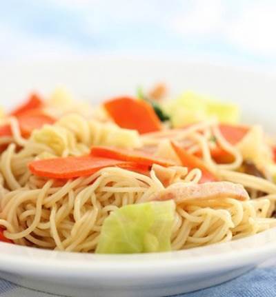 سلطة النودلز الزجاجية