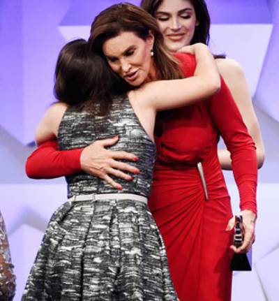 تكريم ديمى لوفاتو وكاتلين جينر فى حفل "GLAAD Media Awards" لدعم الشواذ