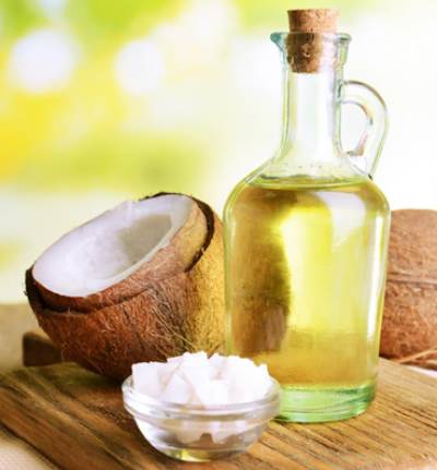 كيف يمكنك استخدام زيت جوز الهند للحصول على شعر كثيف وقوي؟