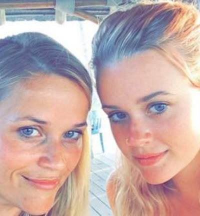 ريس ويذرسبون تصدم جمهورها بهذه الصورة