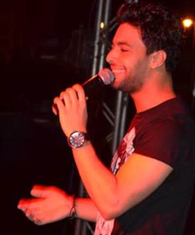 احمد جمال يشعل فيستا بمارينا