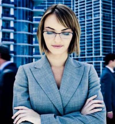 هل تسكتين إذا تعرضت للتحرش في عملك .. وما أسباب سكوتك؟