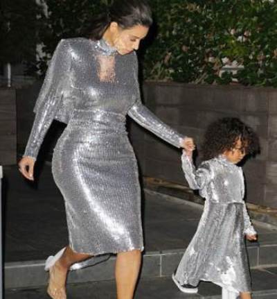 نورث ويست تحضر أول حفل لوالدها بفستان والدتها كيم كارداشيان