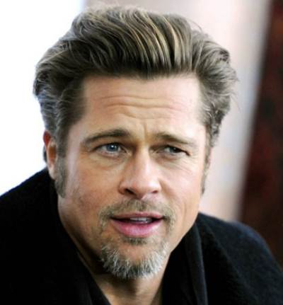 براد بيت يسخر من فيلم "آلام المسيح" لميل جيبسون