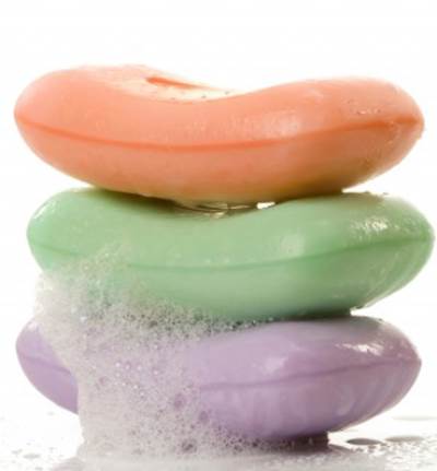 مكونات تدمر صحتك في الصابون المضاد للبكتيريا