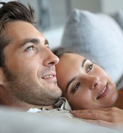 علامات تدل على سعادة زوجك بعد العلاقة الحميمة