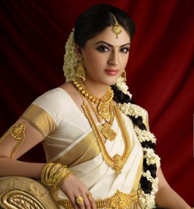 أهدى عروسه وزنها ذهباً