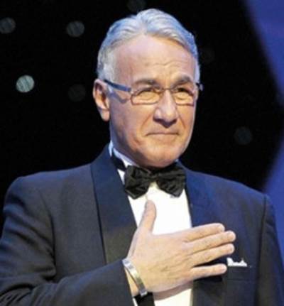 عزت أبو عوف : أصدقائي تخلوا عني وقت مرضي