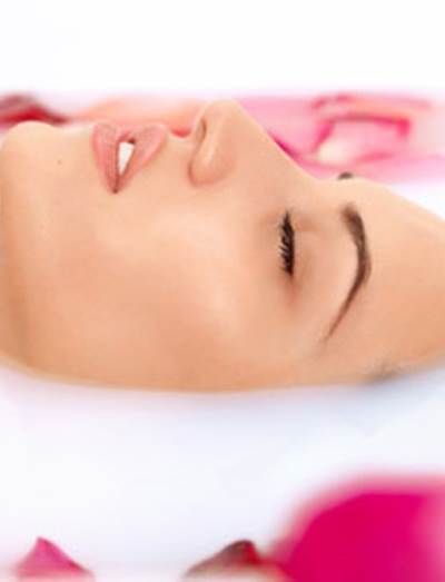 طرق لاستخدام الحليب لحل مشاكل البشرة