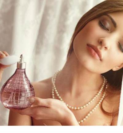 العطر عنصر فعال في تغيير نفسيتك وتحسين مزاجك