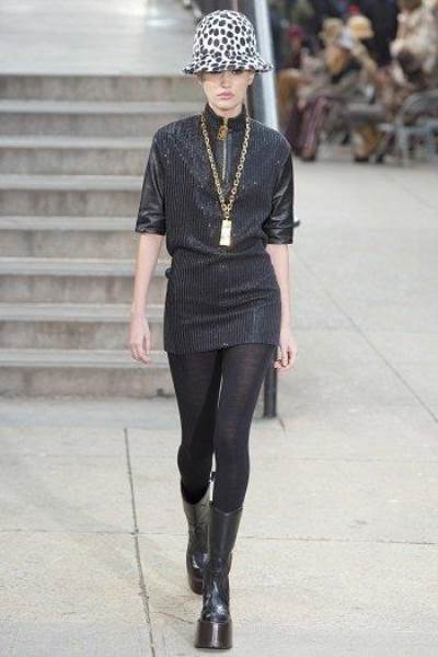 شاهدى .."Marc Jacobs" يسحر النساء بتصميماته