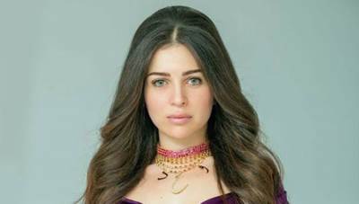 مي عز الدين ترتدي فستان زبيدة ثروت