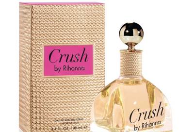 اكسري كل الحواجز بنسمات عطر "ريهانا"