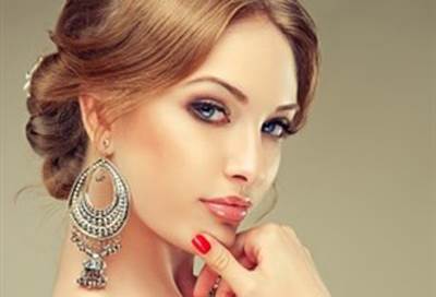 تعرفي على آخر صيحات الأقراط في الخريف المقبل 