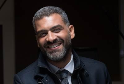 هاني عادل يعيّد طليقته بمناسبة عيد الأم