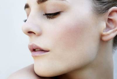 شاهدي أفضل الماركات العالمية لعلاجات ندوب حبوب الشباب