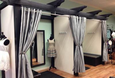 هذا ما تفاجأت به امرأة خليجية في غرفة قياس الملابس!