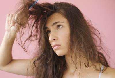 تخلّصي من جفاف شعرك بالزيوت الطبيعية