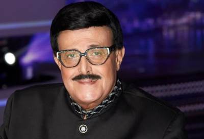 سمير غانم يفقد القدرة على الحركة