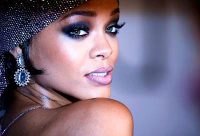 ريهانا تحيي حفلاً في ميلانو