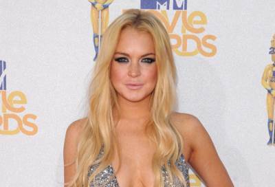 بالصورة .. ليندسي لوهان بين اعتناق الاسلام ودعم المثلية الجنسية