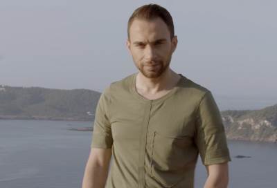 حسام حبيب يوضح حقيقة إرتباطه بملكة جمال مصر السابقة