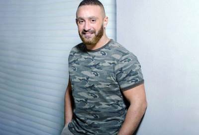 أحمد السقا يرد على تهنئة منى زكي