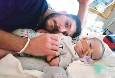 ترامب يعرض علاج رضيع من مرض نادر