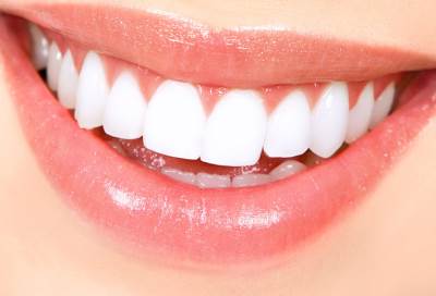 مضغ هذا العشب يقضي على تراكم الجير والاصفرار ورائحة الفم الكريهة