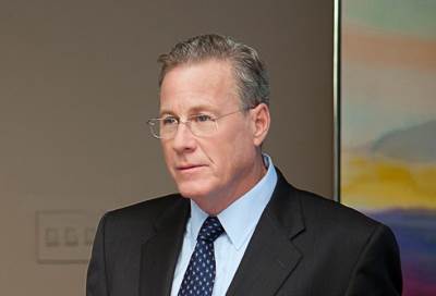 وفاة النجم العالمي جون هيرد