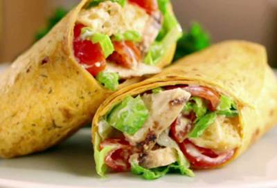 شاورما الدجاج مع صلصة الِثوم