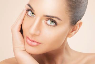 تخلصي من انتفاخ العينين باستخدام القهوة