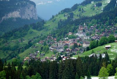 قرية سويسرية تمنح 25 ألف دولار لمن ينتقل إليها