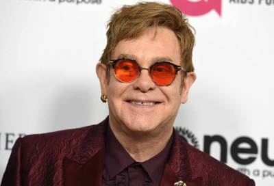 إلتون جون في حالة صدمة بعد وفاة والدته 