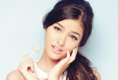 بالفيديو .. من هي صاحبة أجمل وجه نسائي في العالم؟